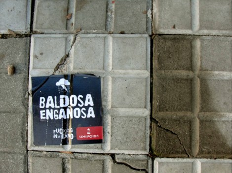 Baldosa engañosa