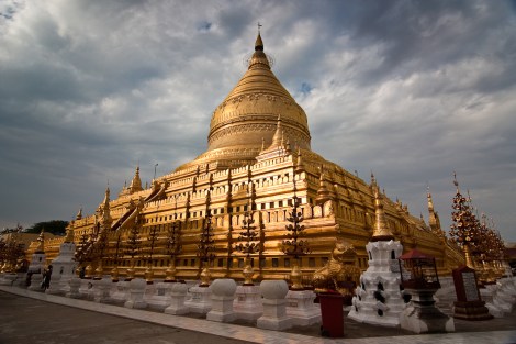 Shwezigon Paya, Nyaung U, Bagan, Myanmar
