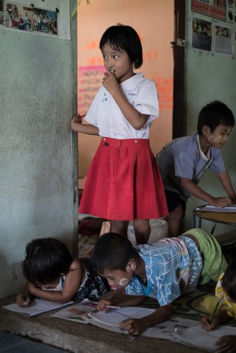 Chicken School Colabora Birmania