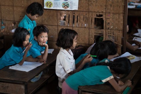 Clases en el colegio Km.42