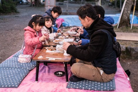 Familia cenando Kyoto