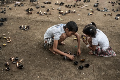 Niños. Kandy, Sri Lanka