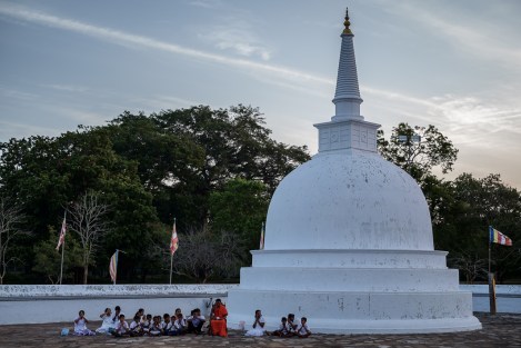 Rezos en Anuradhapura